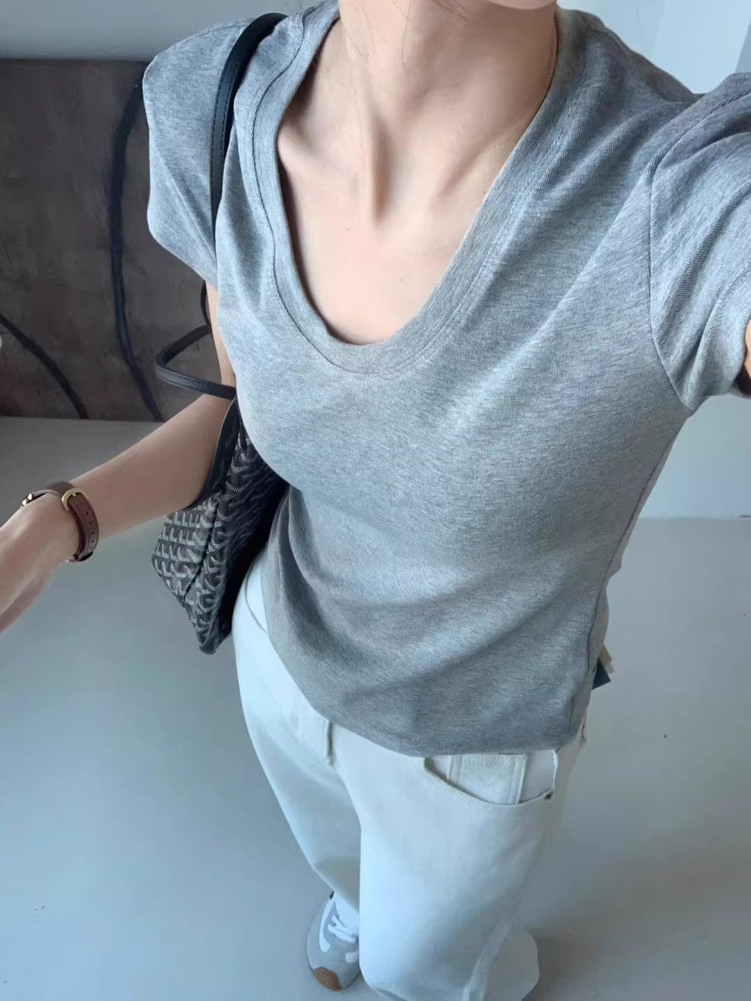 U-Neck Shoulder Short Sleeve T - Fashion Streetwear recension och pris