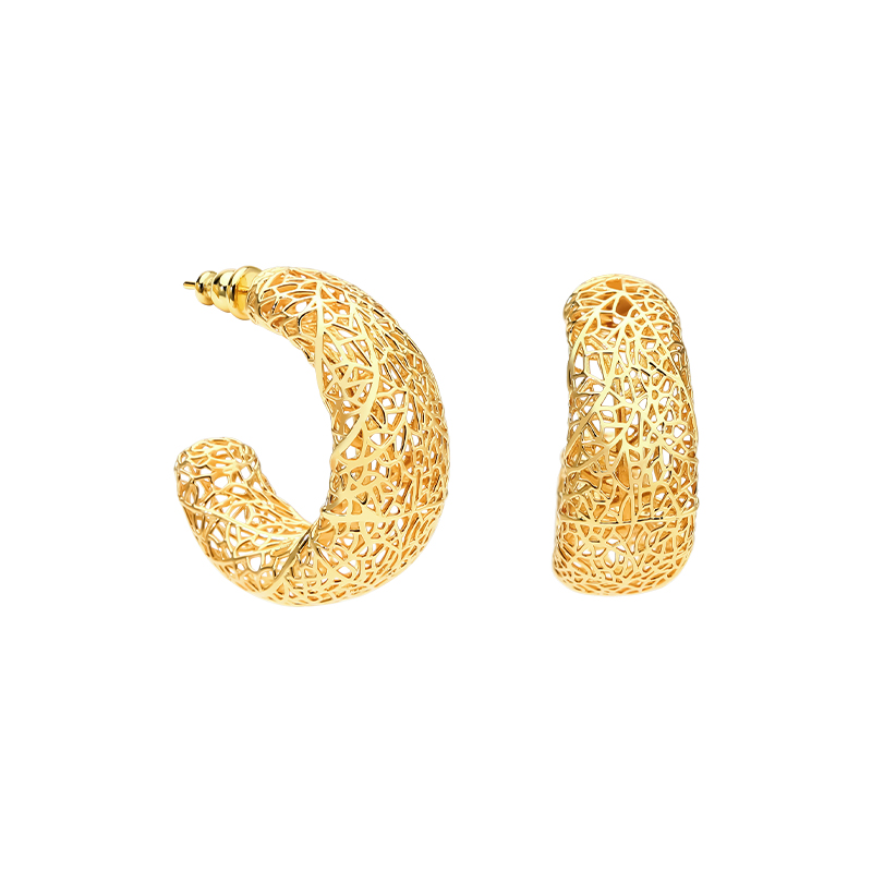 IVOG C Shape Hollowed Out Earr - Street Fashion Website recension och pris