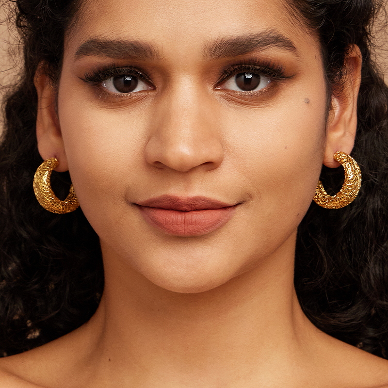 IVOG C Shape Hollowed Out Earr - Street Fashion Website recension och pris